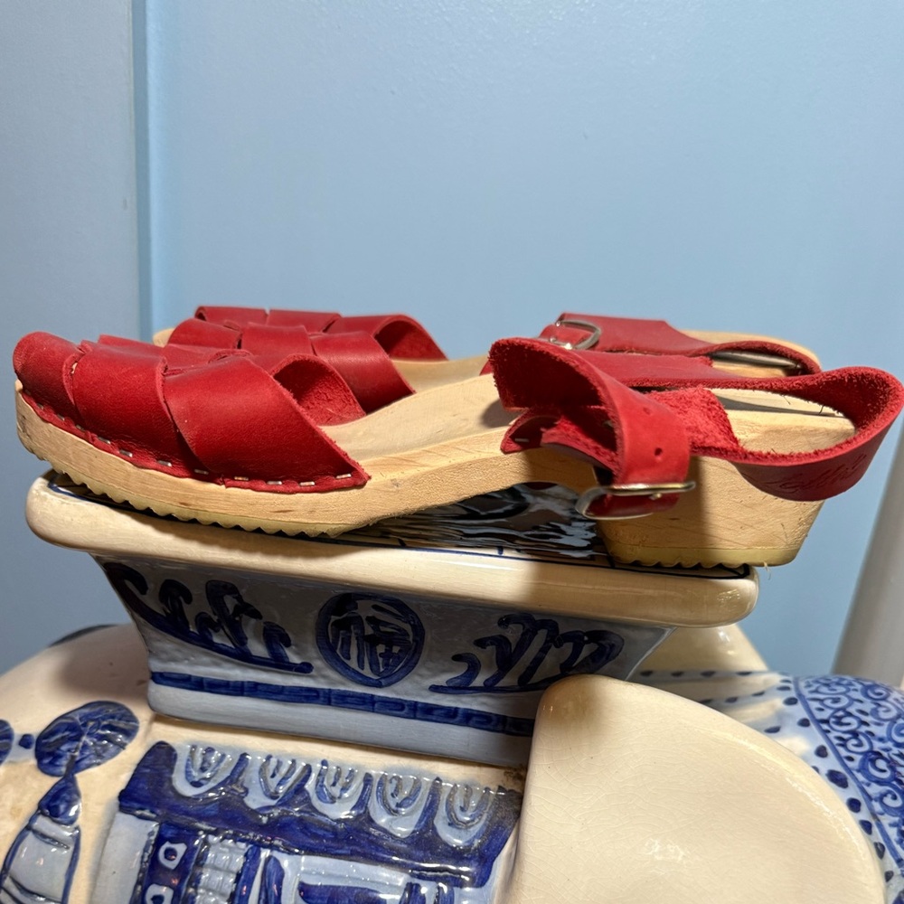 Lotta from Stockholm Low Peep Toe Sandal w/ Ankle Strap - Red - Size 11/42 - Picture 4 of 8